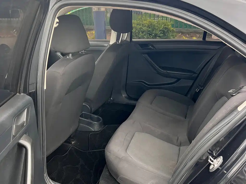 VOLKSWAGEN JETTA 2014