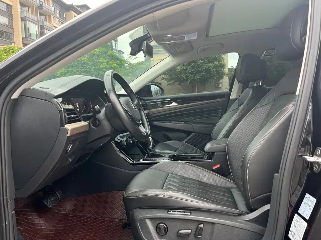 VOLKSWAGEN PASSAT 2020