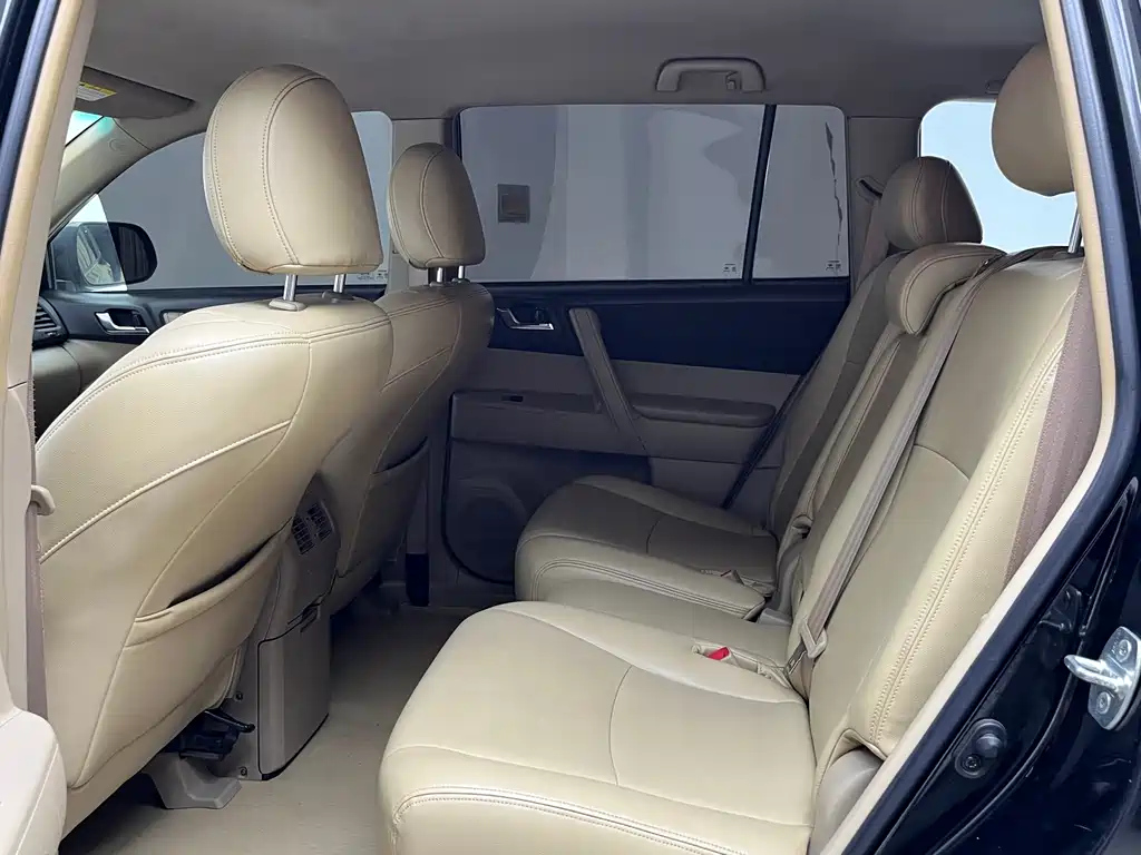 TOYOTA HIGHLANDER 2013