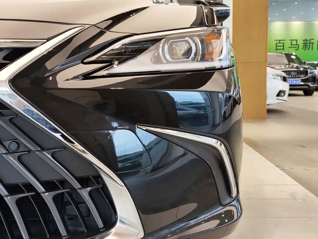 LEXUS ES 2023
