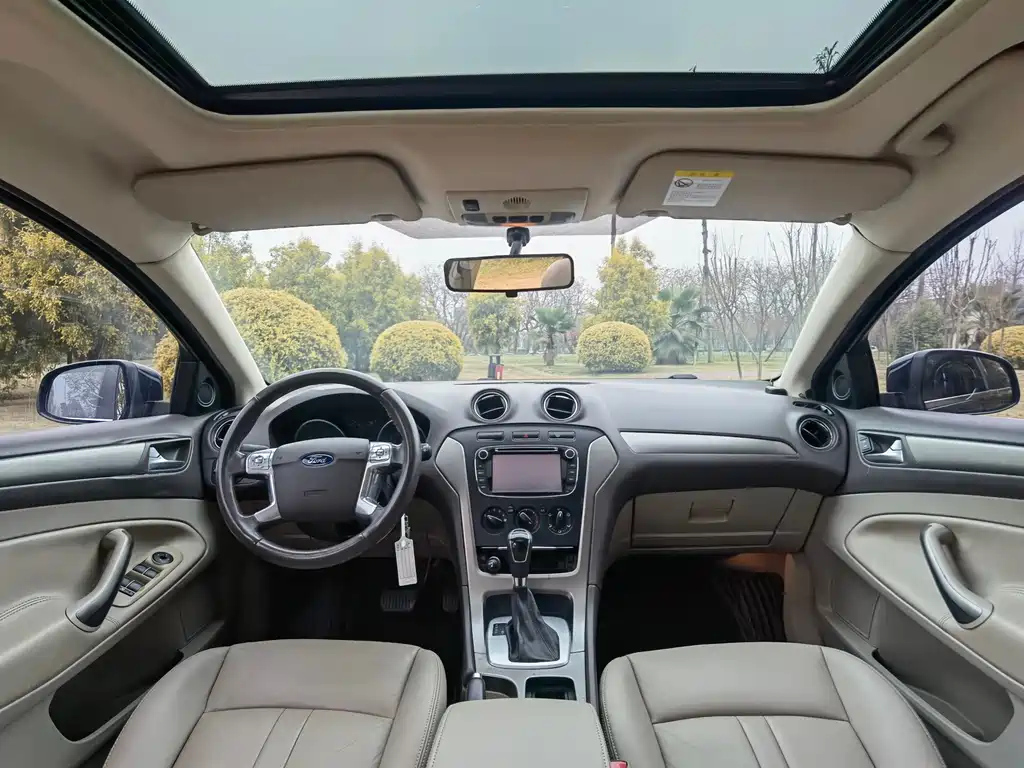 FORD MONDEO - WINNER 2011