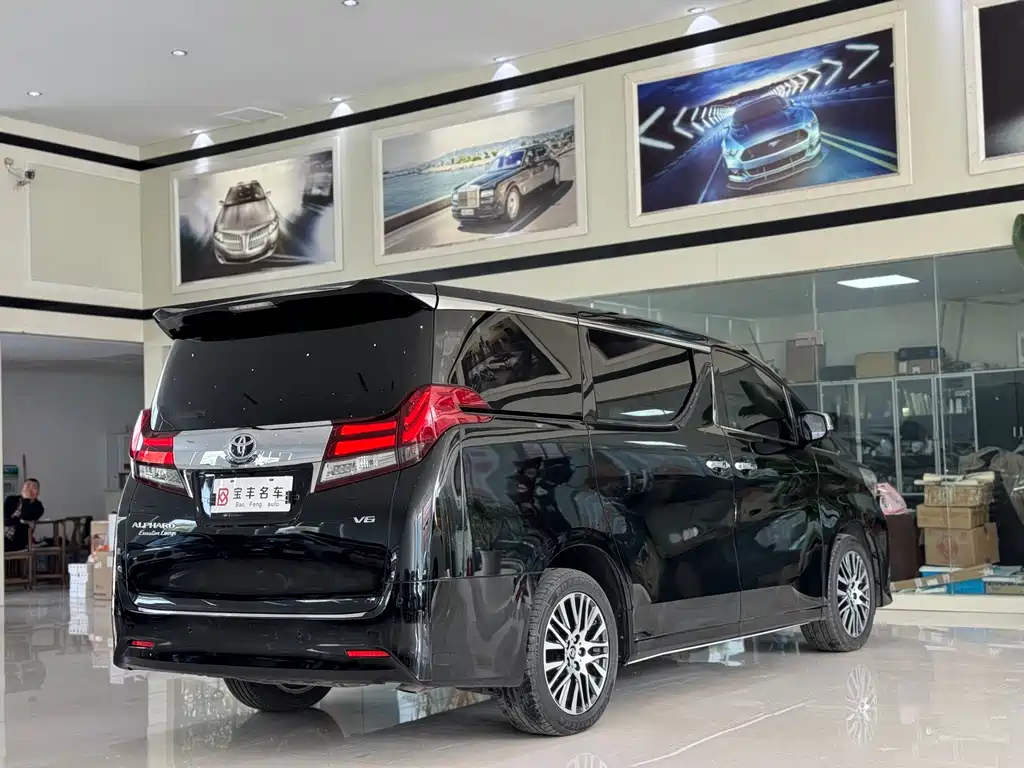 TOYOTA ALPHARD 2018