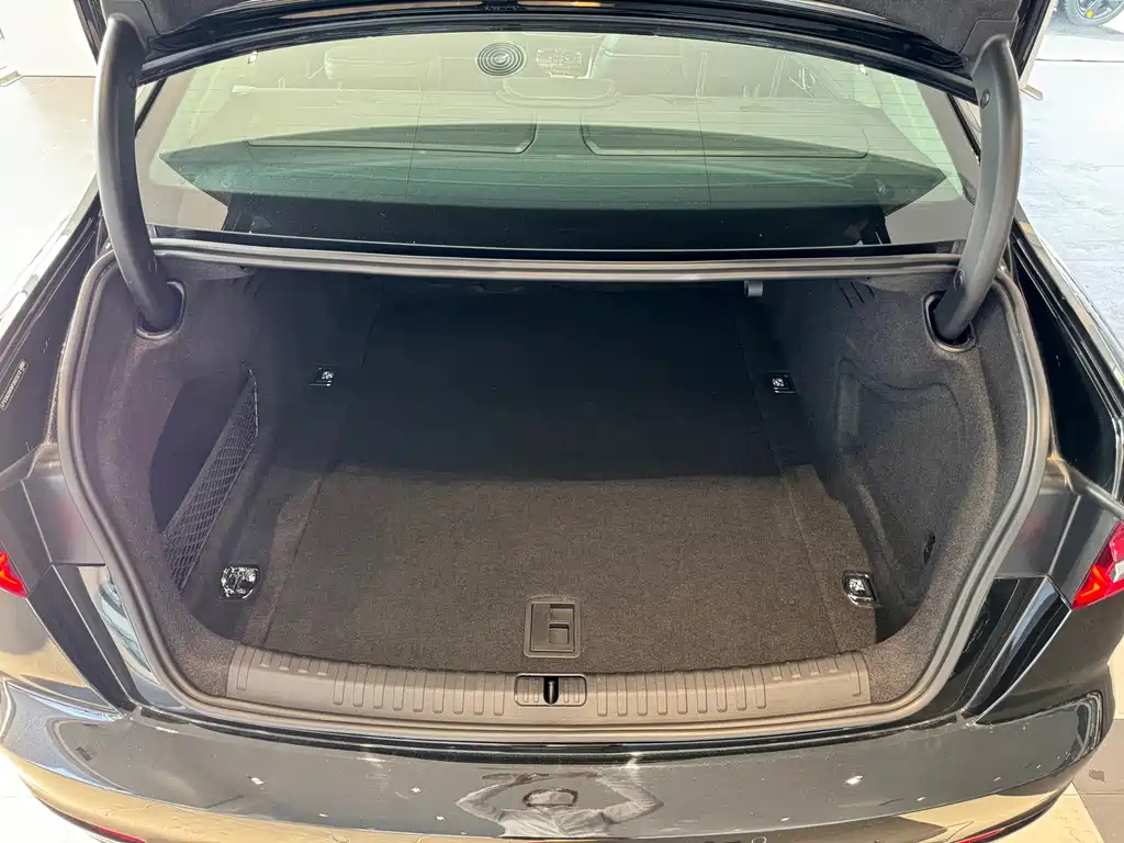 AUDI A6L 2023