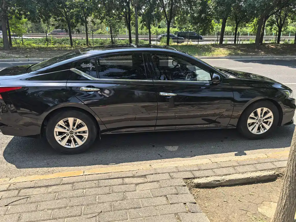 NISSAN TEANA 2019