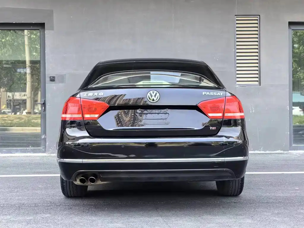 VOLKSWAGEN PASSAT 2015