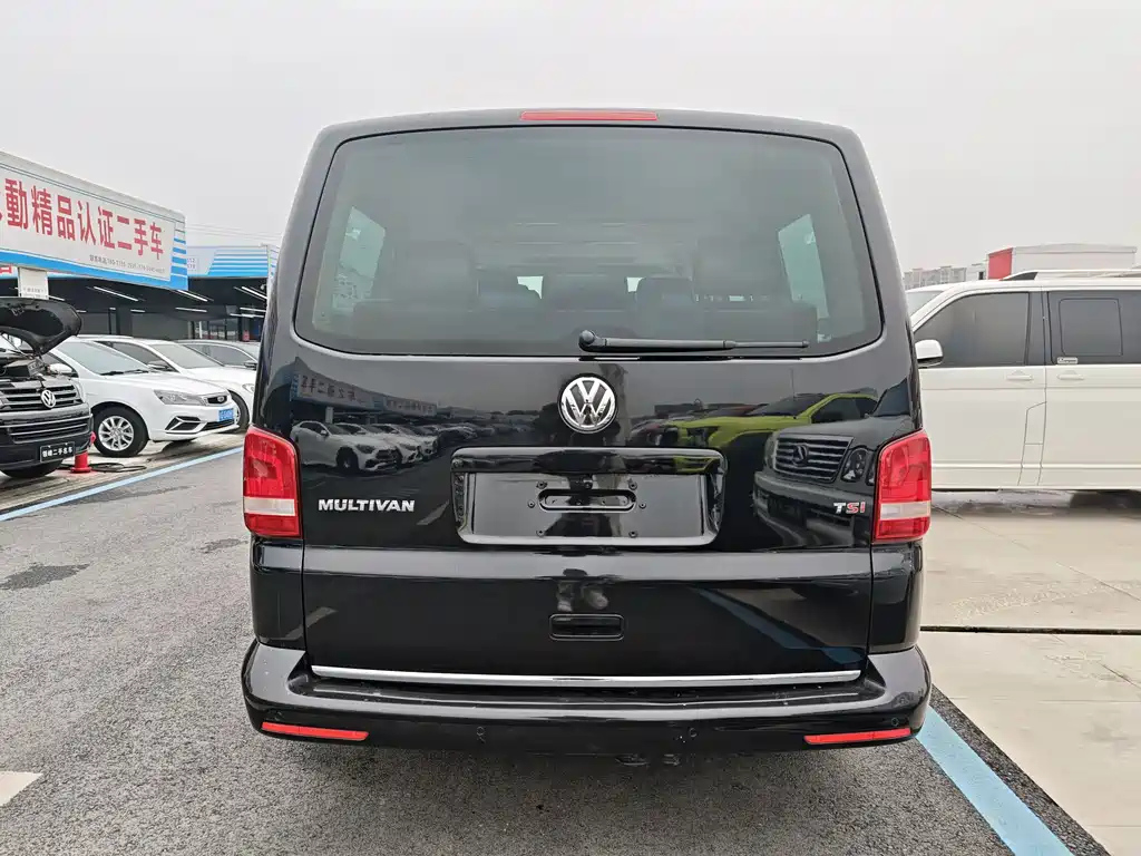 VOLKSWAGEN MULTIVAN 2012