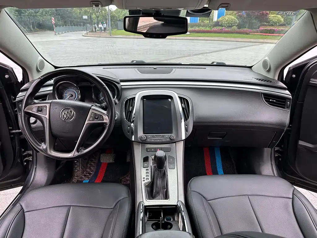 BUICK LACROSSE 2012