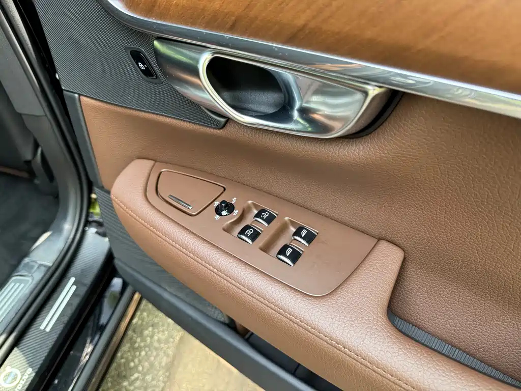 VOLVO S90 2022