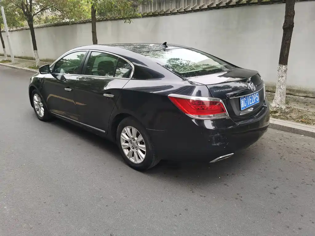 BUICK LACROSSE 2012