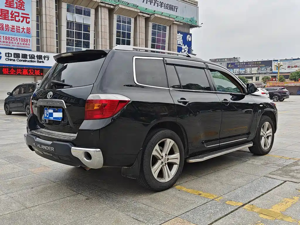 TOYOTA HIGHLANDER 2010