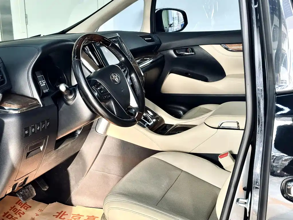 TOYOTA ALPHARD 2018