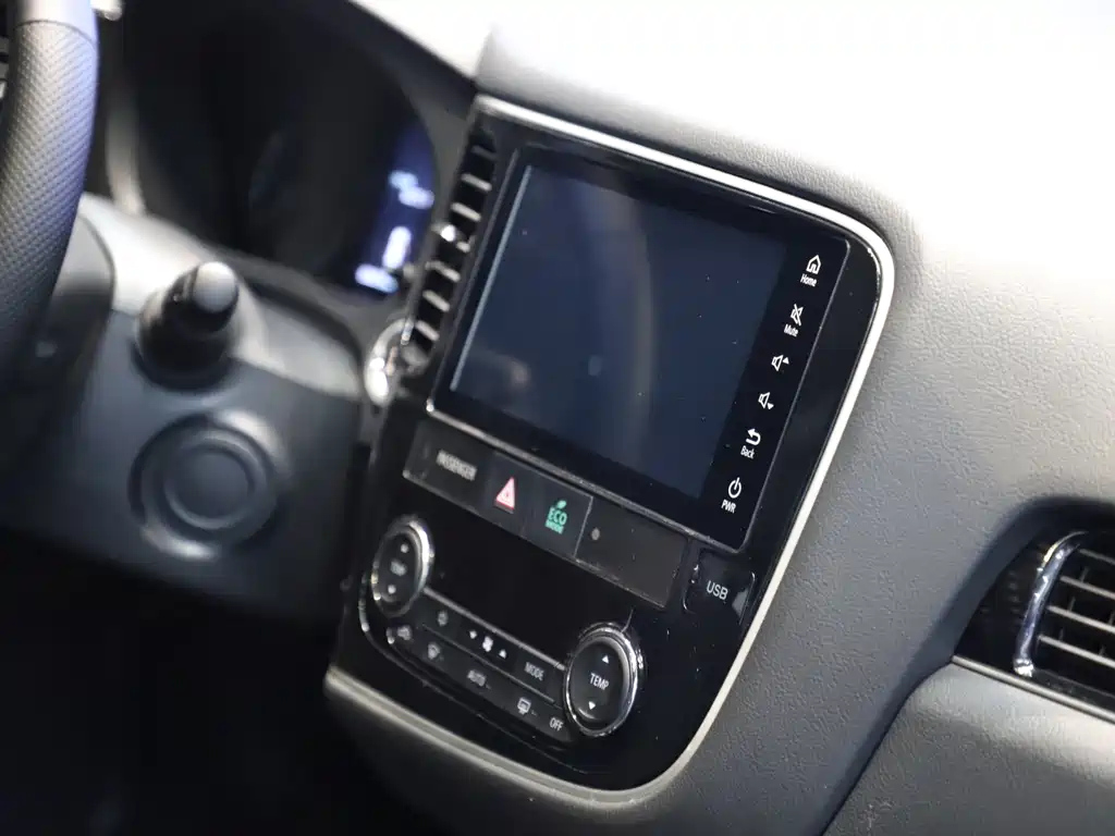 MITSUBISHI OUTLANDER 2023