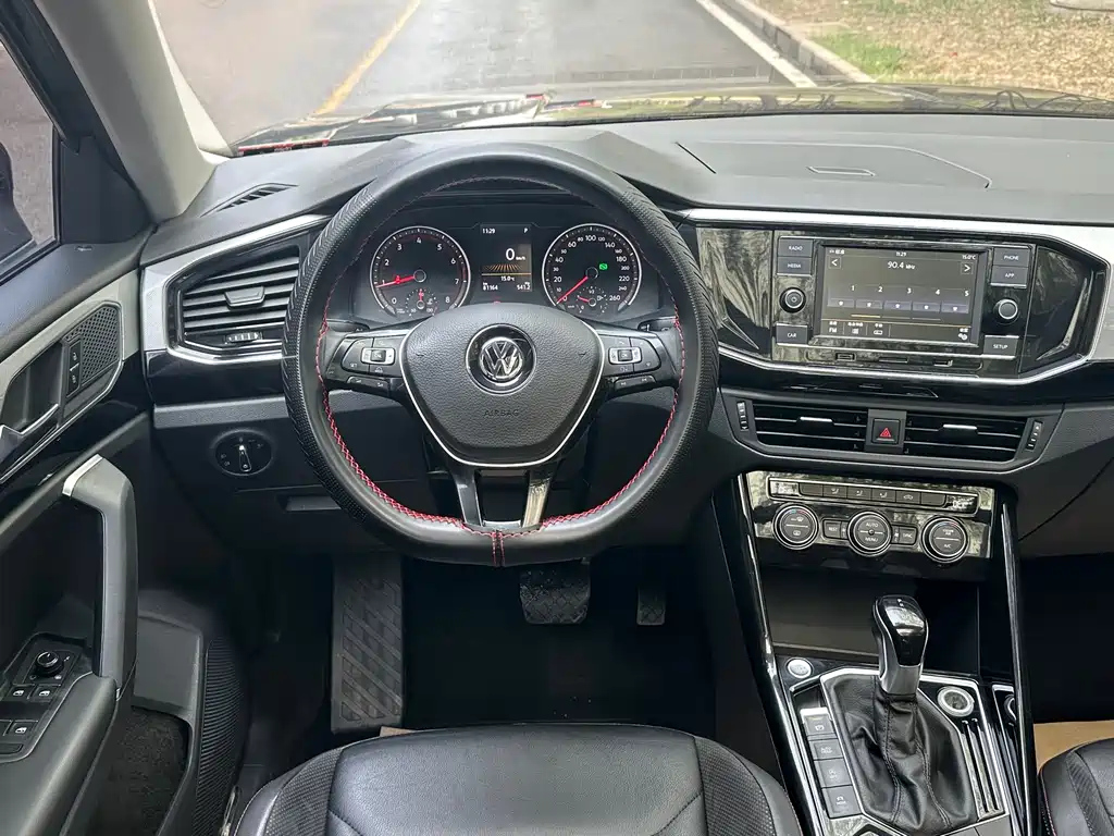 VOLKSWAGEN TAYRON 2019