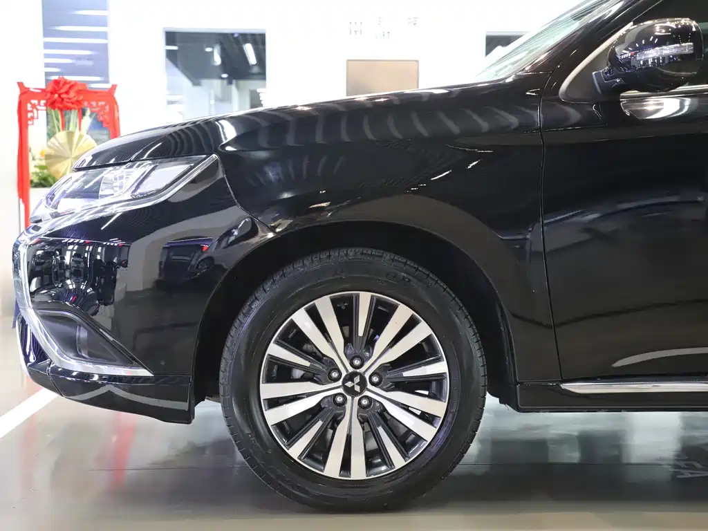 MITSUBISHI OUTLANDER 2023