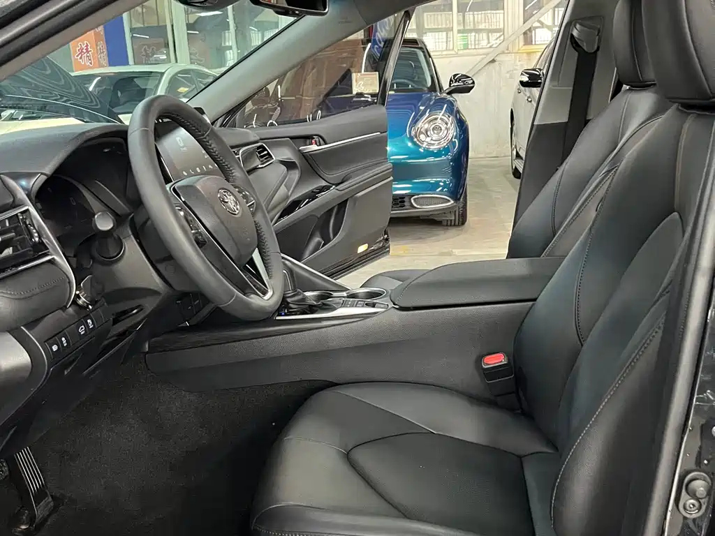 TOYOTA CAMRY 2023
