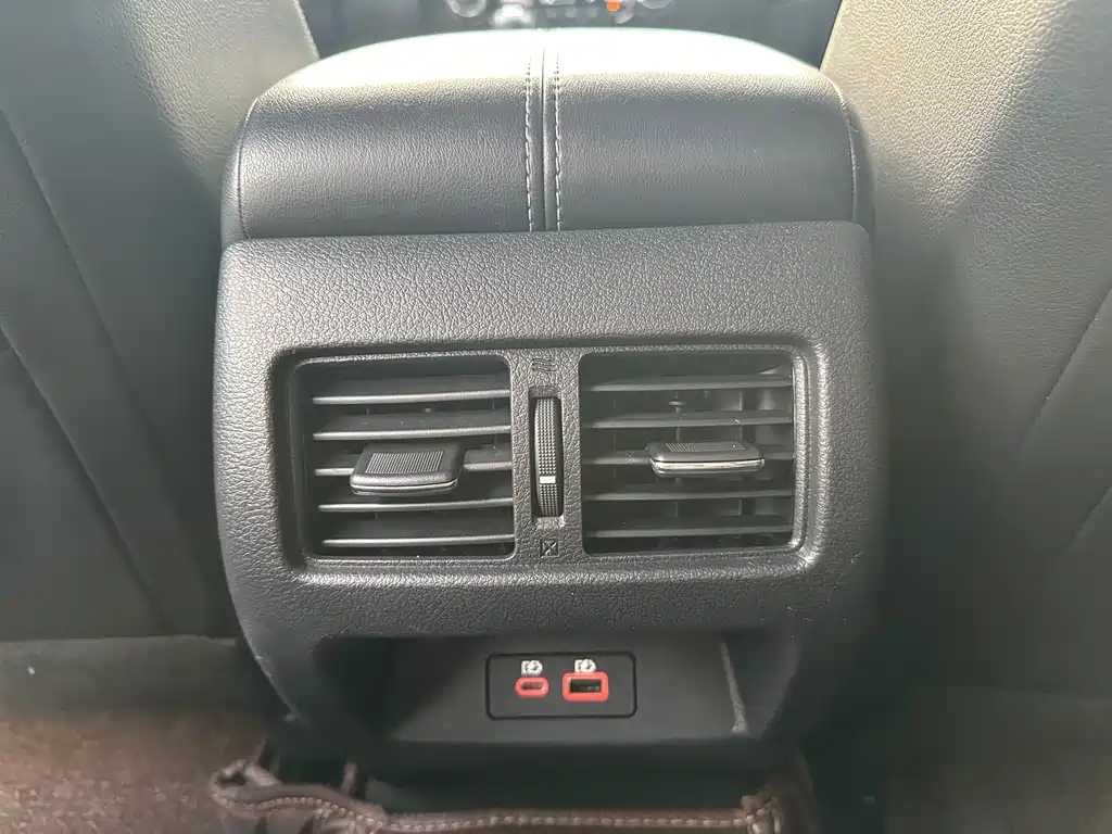 NISSAN TEANA 2019