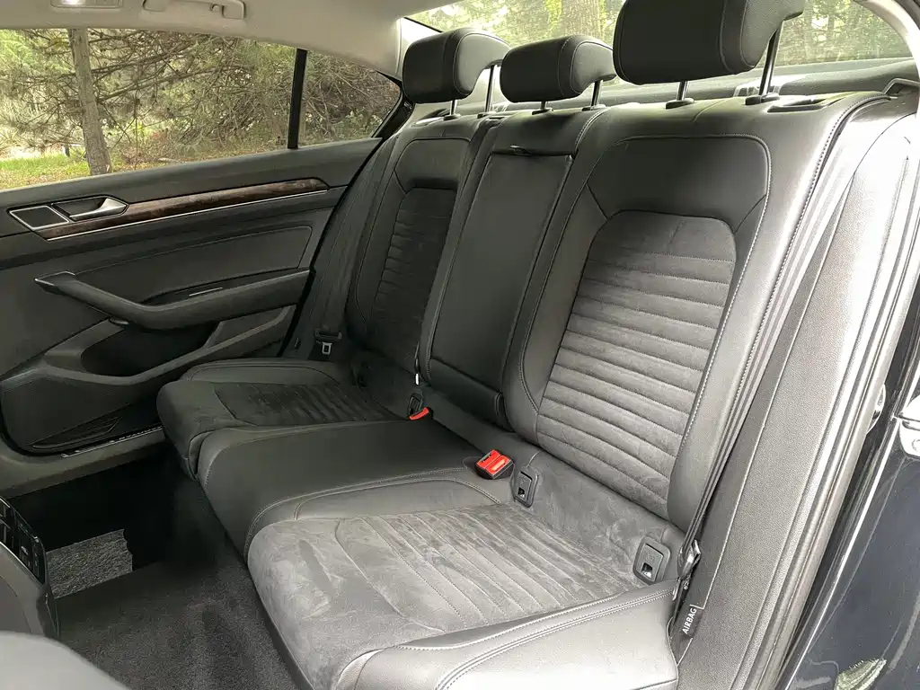 VOLKSWAGEN MAGOTAN 2018