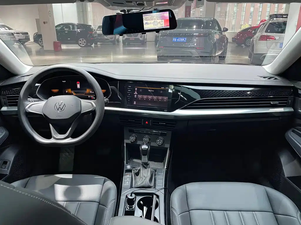 VOLKSWAGEN PASSAT 2022