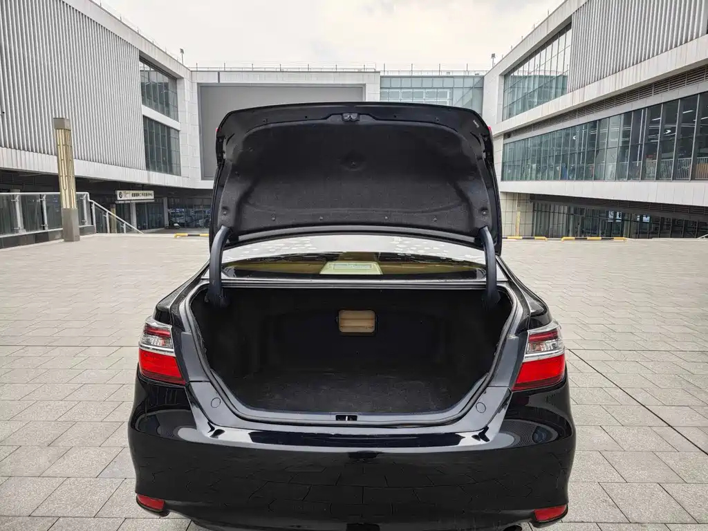 TOYOTA CAMRY 2016