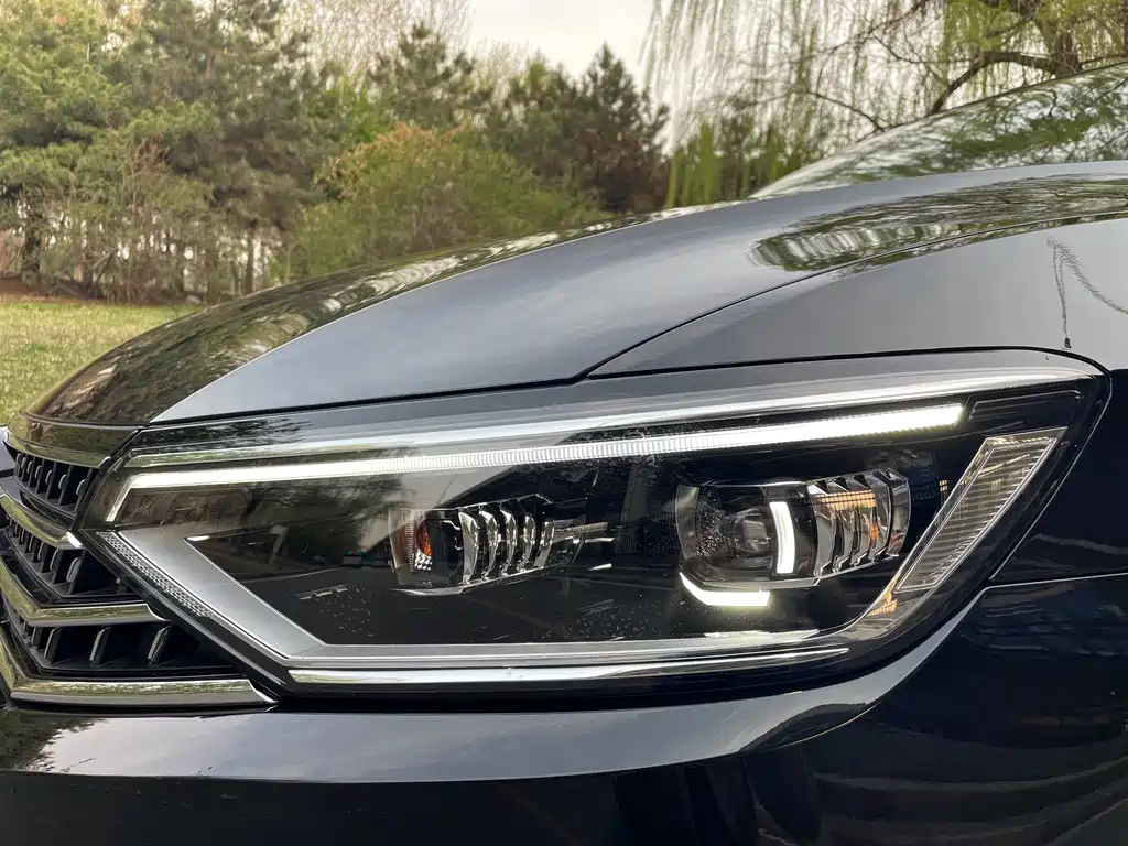 VOLKSWAGEN MAGOTAN 2023