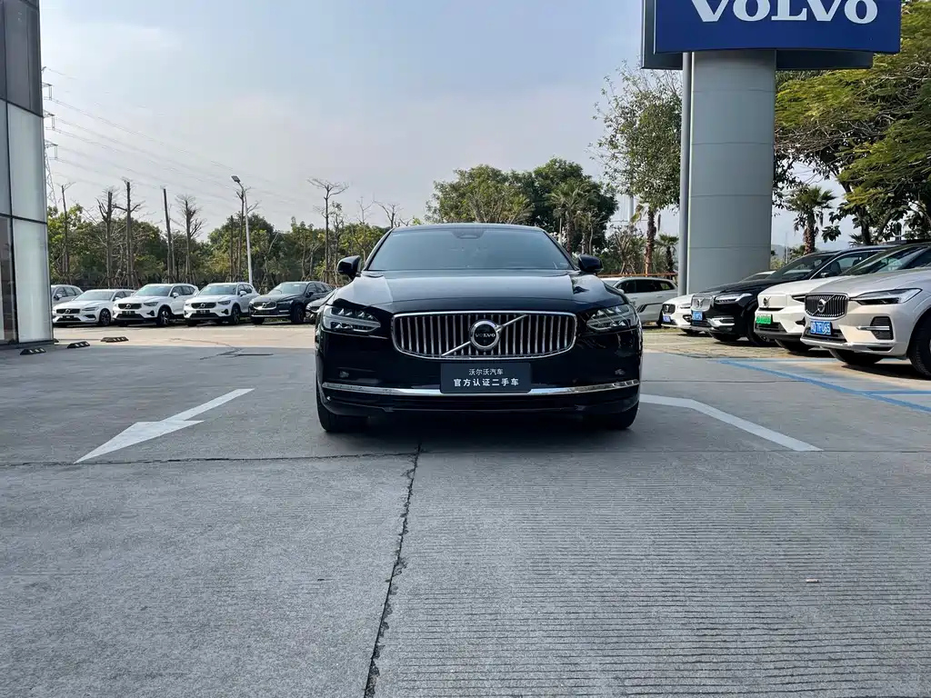 VOLVO S90 2022
