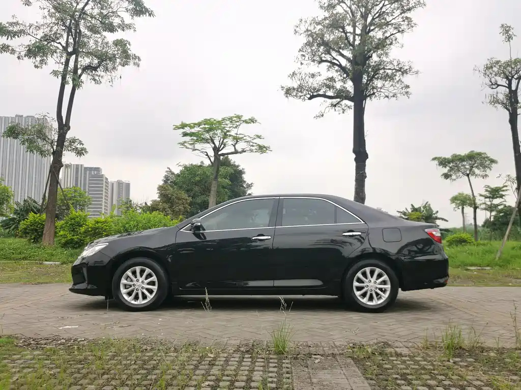 TOYOTA CAMRY 2016