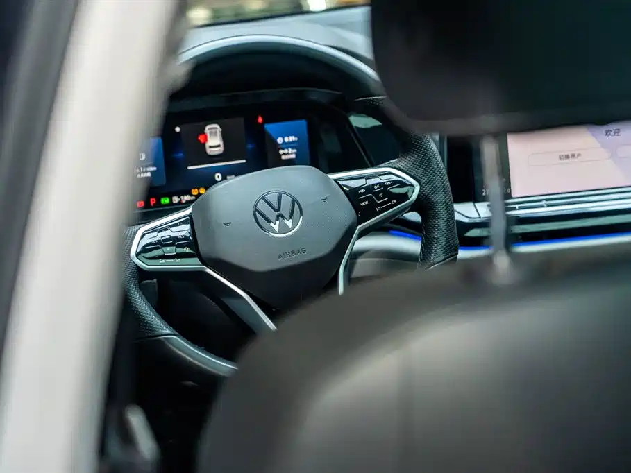 VOLKSWAGEN TOURAN 2021
