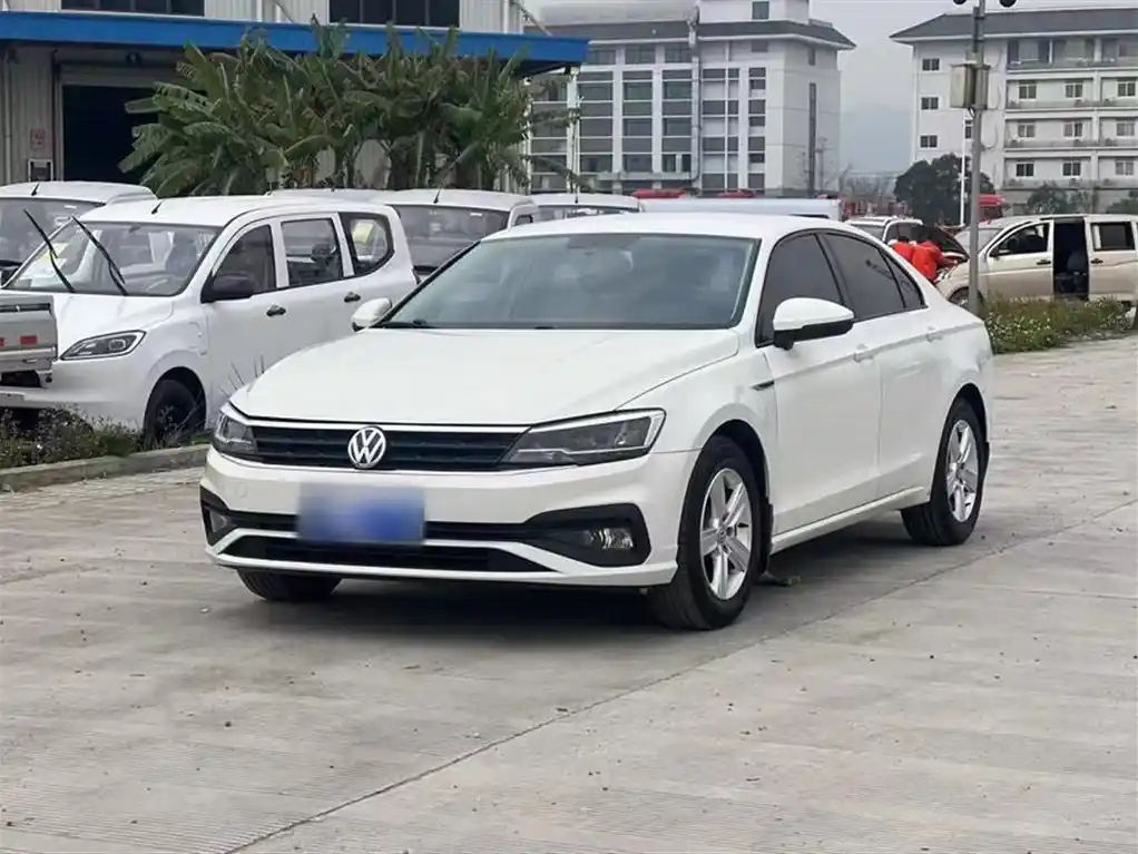 VOLKSWAGEN LAMANDO 2021