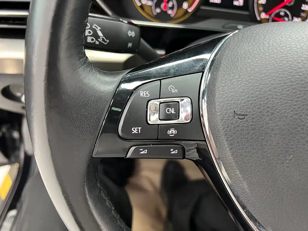 VOLKSWAGEN PASSAT 2021