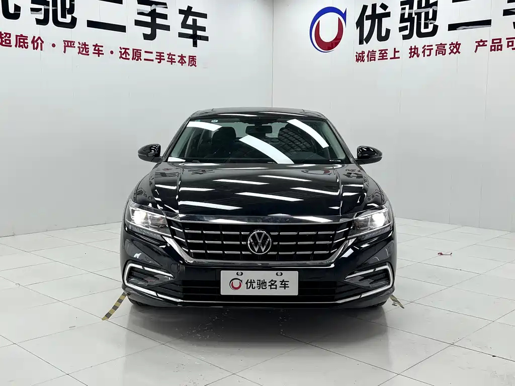 VOLKSWAGEN PASSAT 2021