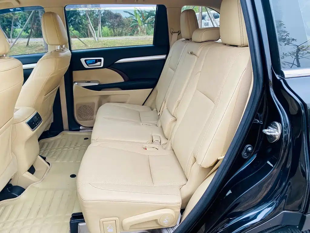 TOYOTA HIGHLANDER 2017