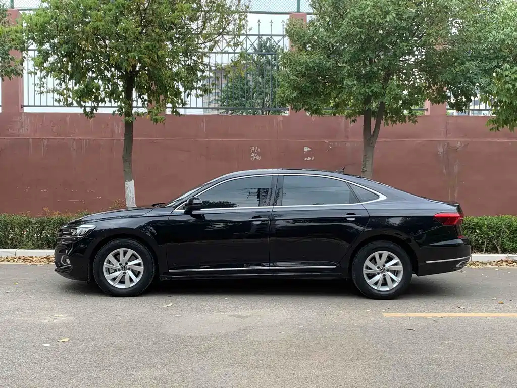 VOLKSWAGEN PASSAT 2021