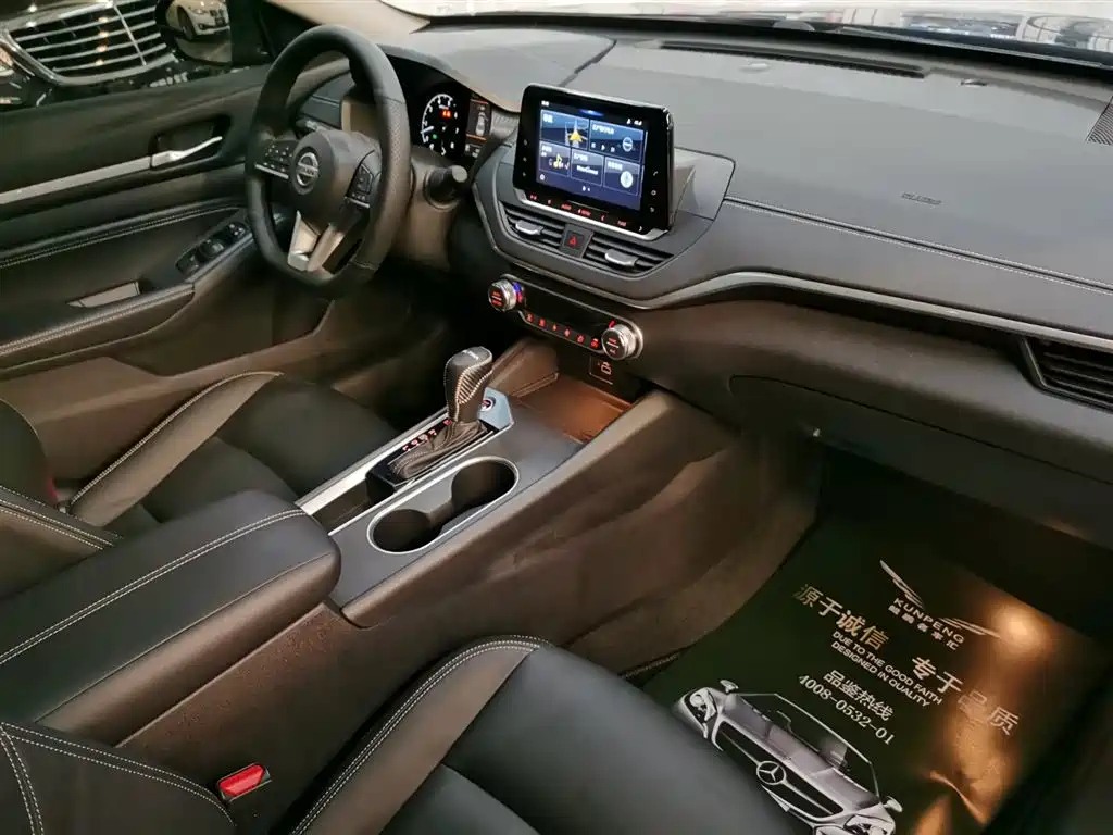 NISSAN TEANA 2020