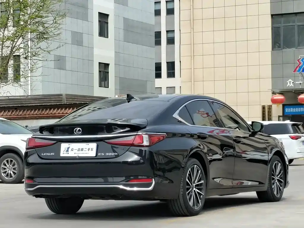LEXUS ES 2022