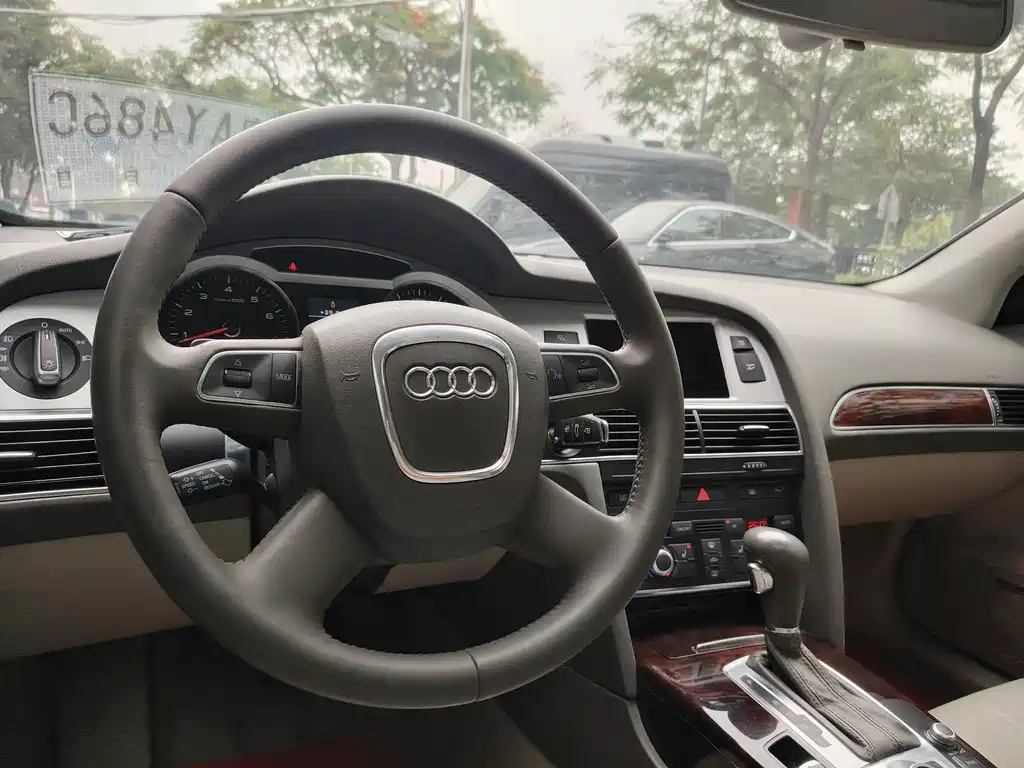 AUDI A6L 2010