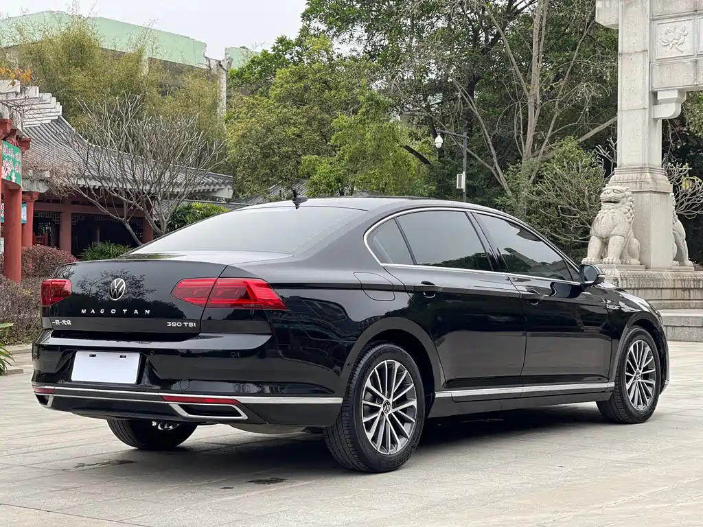 VOLKSWAGEN MAGOTAN 2021