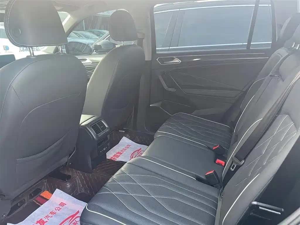 VOLKSWAGEN TIGUAN L 2021