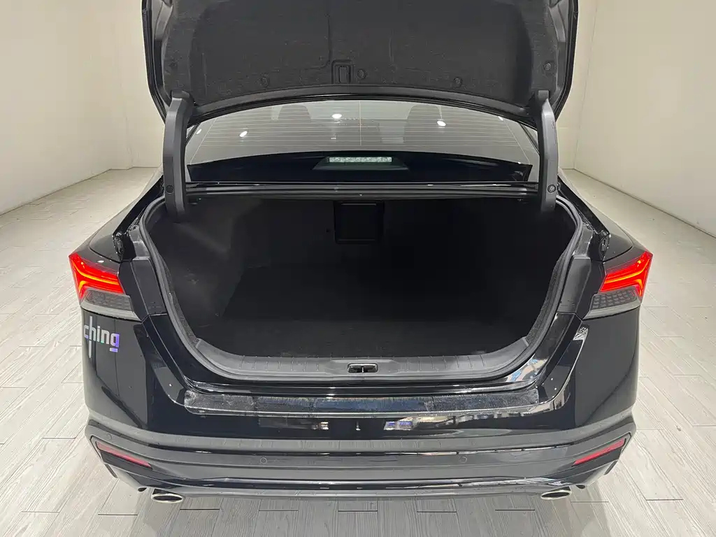 NISSAN TEANA 2023