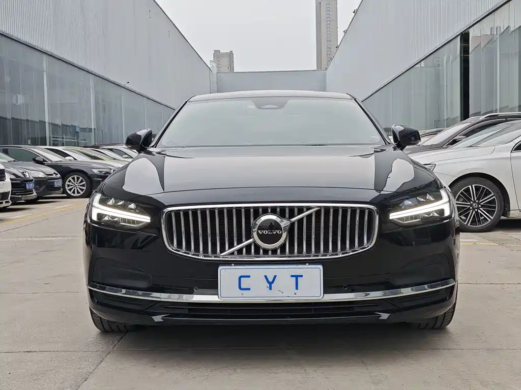 VOLVO S90 2022