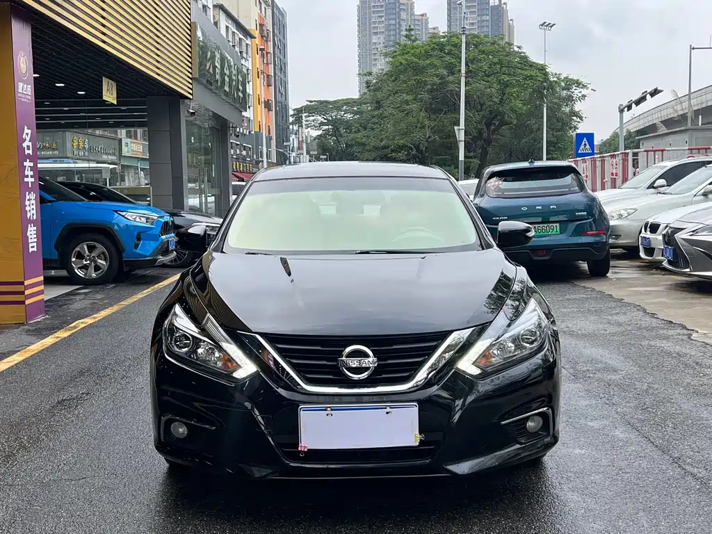 NISSAN TEANA 2018