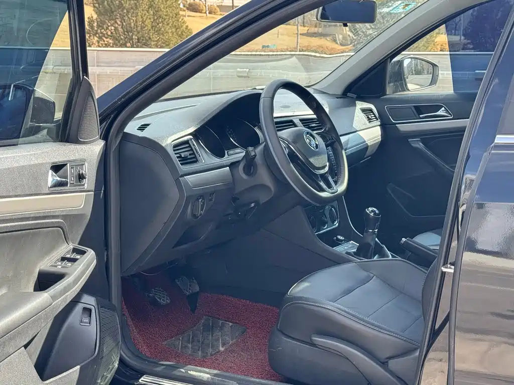 VOLKSWAGEN LAVIDA 2017