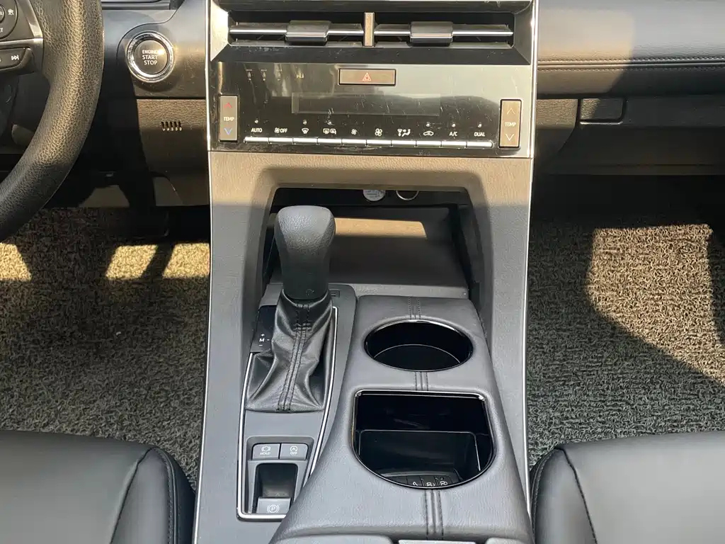 TOYOTA AVALON 2021