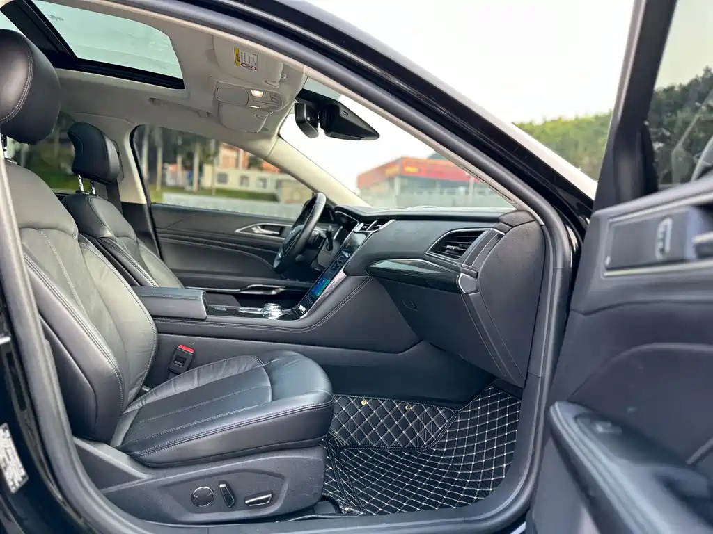 FORD TAURUS 2021