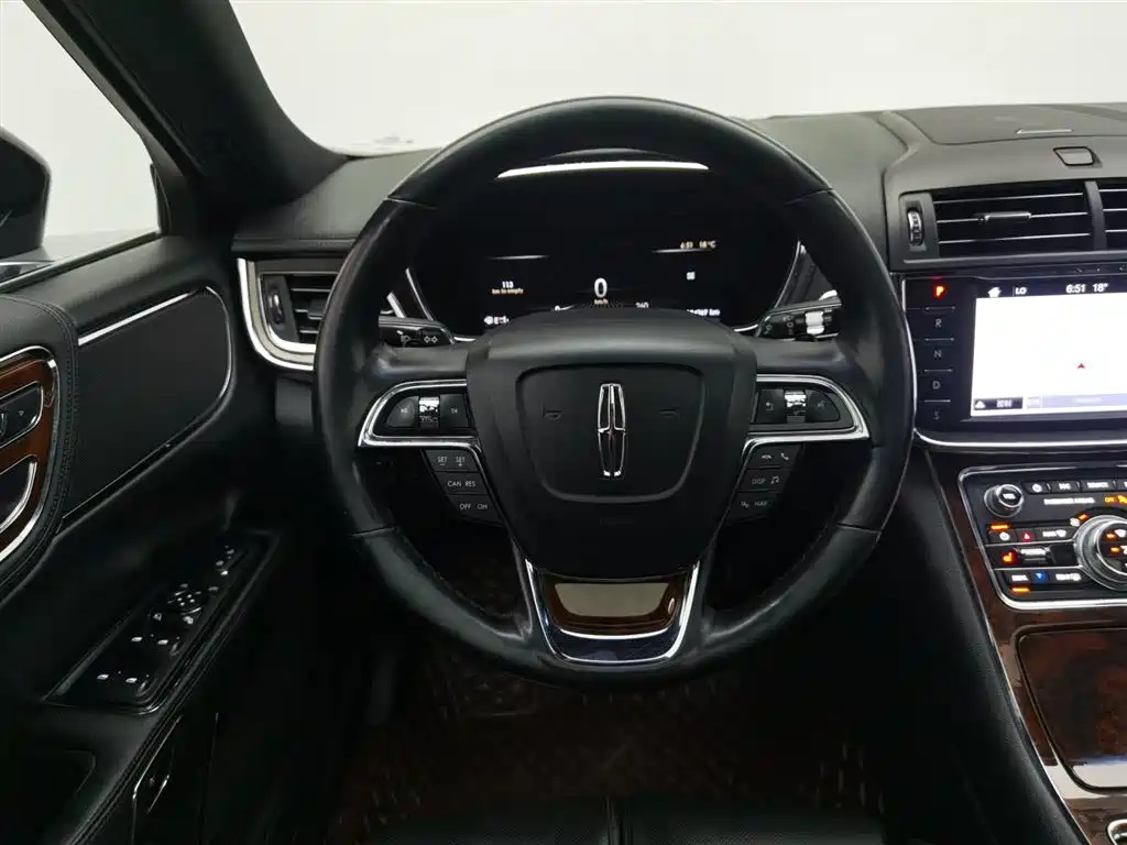 LINCOLN CONTINENTAL 2018