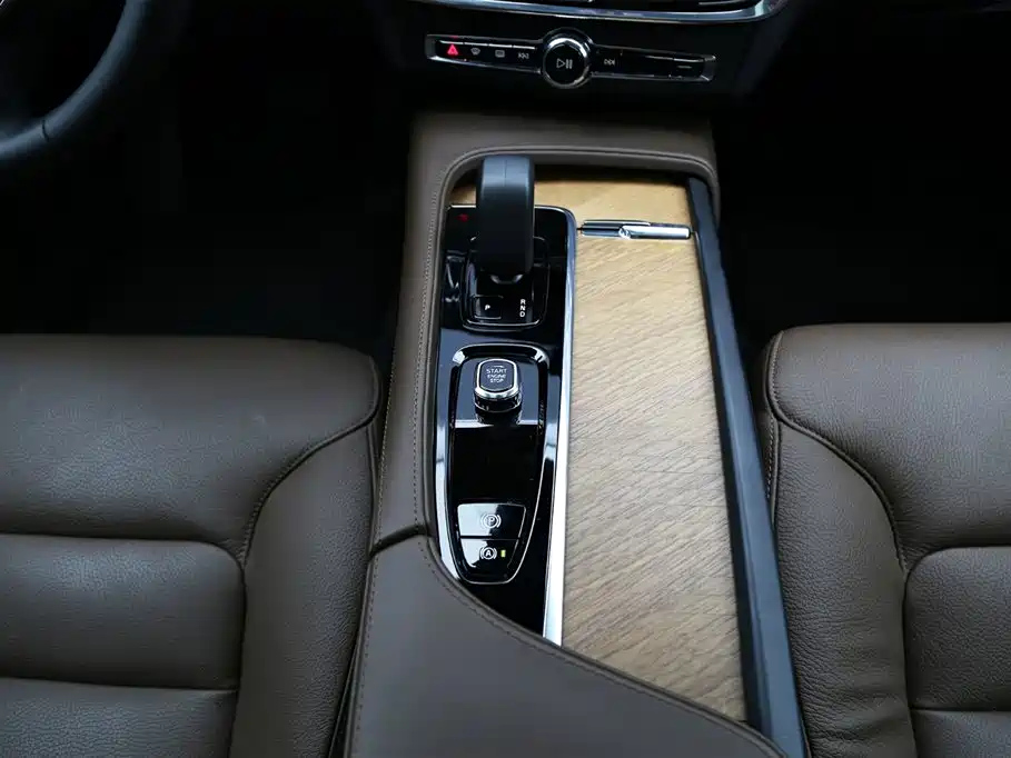 VOLVO S90 2024
