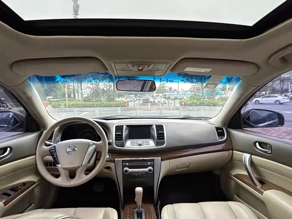 NISSAN TEANA 2011