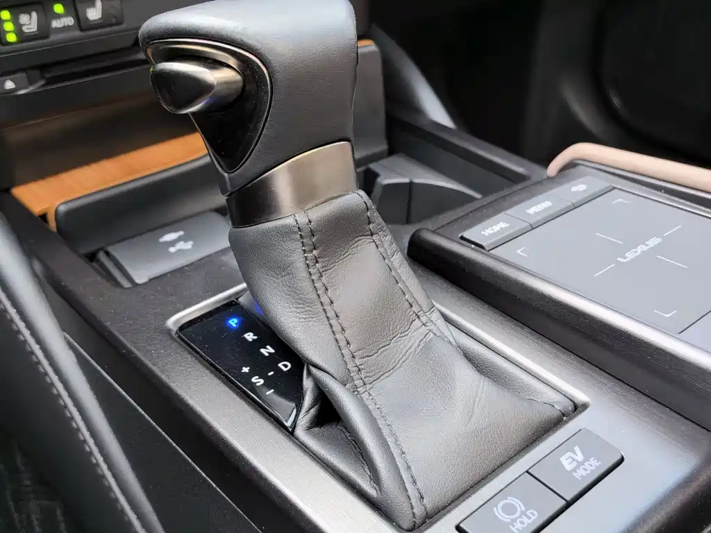 LEXUS ES 2022