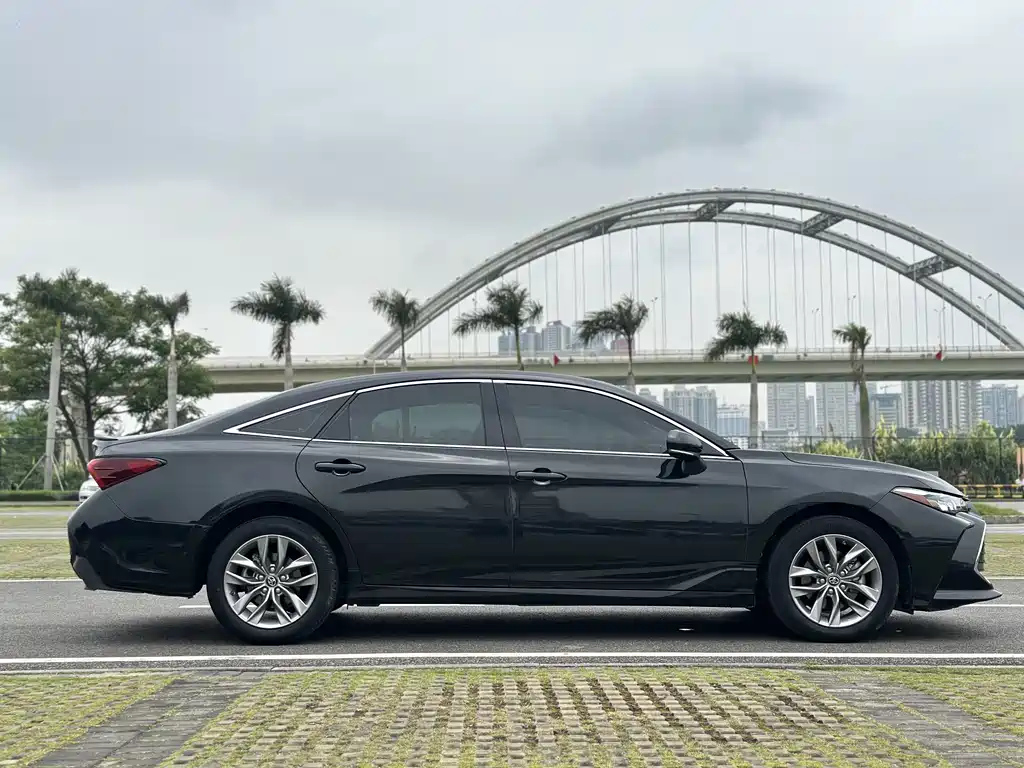 TOYOTA AVALON 2020