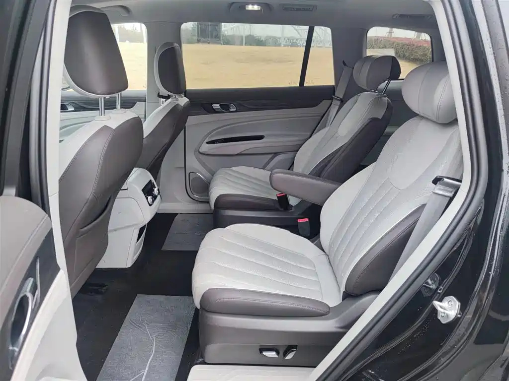 FORD EQUATOR 2023