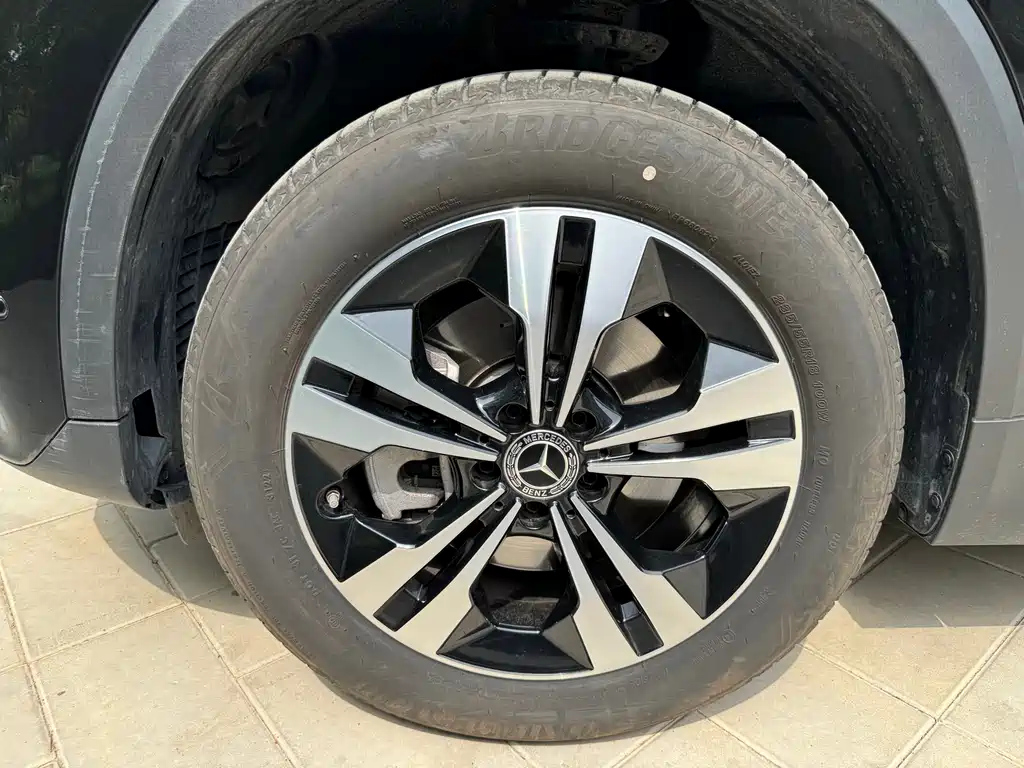 MERCEDES BENZ GLA 2023